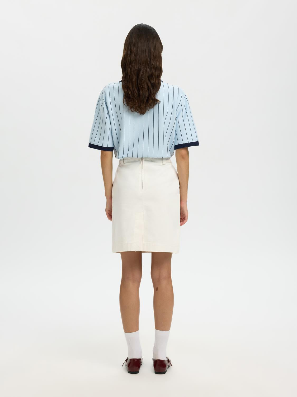 model_shot-back